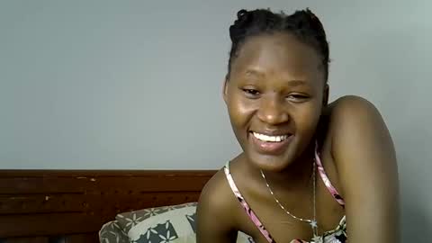 Snapshot of sweetlavie_ chatting on 04/29/26, 03:38 Titi online show from 04/29/26, 03:38