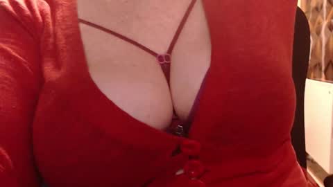 Snapshot of sweetli_angel chatting on 10/04/25, 12:52 sweetli_angel online show from 10/04/25, 12:52