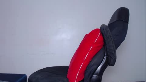 mayra online show from 12/03/25, 09:57