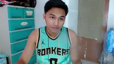 Snapshot of sweetlilly_18 chatting on 12/16/24, 02:05 Lilly online show from 12/16/24, 02:05