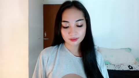 Snapshot of sweetlilly_18 chatting on 12/18/24, 03:11 Lilly online show from 12/18/24, 03:11