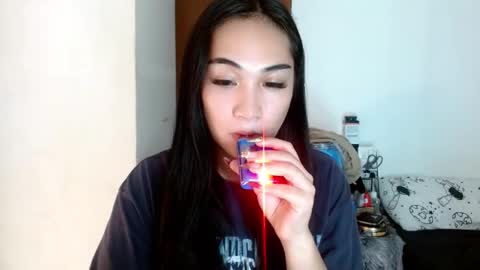 Snapshot of sweetlilly_18 chatting on 12/20/24, 03:31 Lilly online show from 12/20/24, 03:31