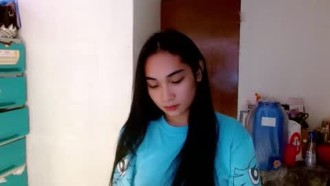 Snapshot of sweetlilly_18 chatting on 01/26/25, 01:36 Lilly online show from 01/26/25, 01:36