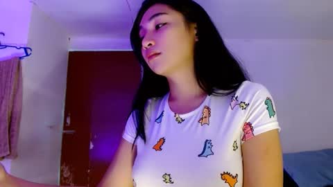 Snapshot of sweetlilly_18 chatting on 09/27/25, 04:06 Lilly online show from 09/27/25, 04:06