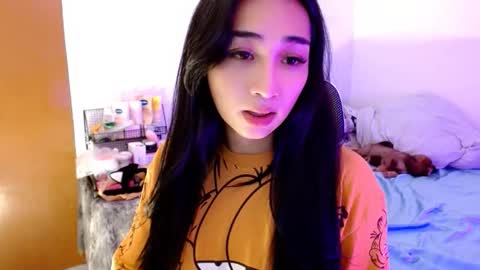 Snapshot of sweetlilly_18 chatting on 11/02/25, 02:19 Lilly online show from 11/02/25, 02:19