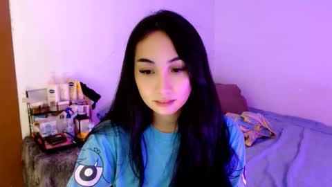 Snapshot of sweetlilly_18 chatting on 11/21/25, 11:58 Lilly online show from 11/21/25, 11:58