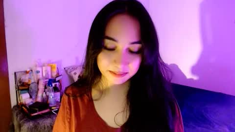 Snapshot of sweetlilly_18 chatting on 12/05/25, 12:25 Lilly online show from 12/05/25, 12:25