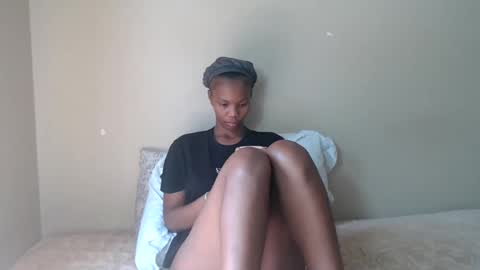 Snapshot of sweetlipss_ chatting on 09/21/25, 08:16 sweetlipss_ online show from 09/21/25, 08:16