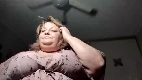 Snapshot of sweetlolajean chatting on 09/10/25, 01:05 sweetlolajean online show from 09/10/25, 01:05