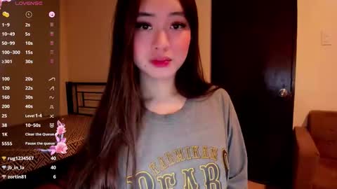 Zoe online show from 11/11/25, 04:23