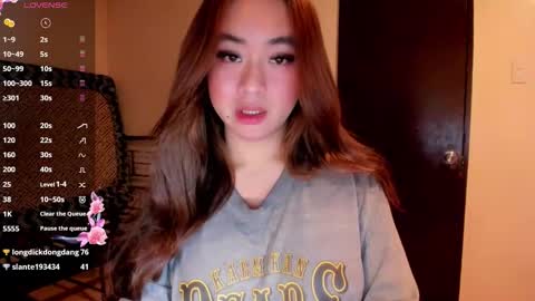 Snapshot of sweetlovepinay04 chatting on 06/05/26, 06:52 Zoe online show from 06/05/26, 06:52