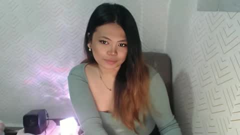 Snapshot of sweetlover_nicole chatting on 05/12/26, 07:11 NICOLE online show from 05/12/26, 07:11