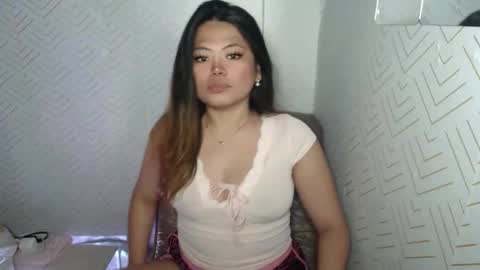 Snapshot of sweetlover_nicole chatting on 05/18/26, 09:09 NICOLE online show from 05/18/26, 09:09