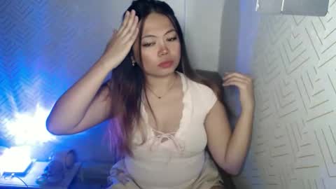 Snapshot of sweetlover_nicole chatting on 05/19/26, 07:53 NICOLE online show from 05/19/26, 07:53