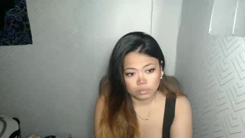 Snapshot of sweetlover_nicole chatting on 05/24/26, 08:03 NICOLE online show from 05/24/26, 08:03