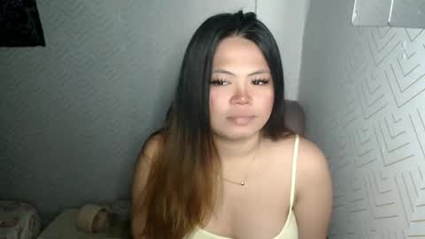 Snapshot of sweetlover_nicole chatting on 06/06/26, 06:12 NICOLE online show from 06/06/26, 06:12