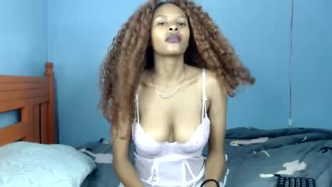 Snapshot of sweetly_diva chatting on 06/07/26, 11:36 Diva online show from 06/07/26, 11:36