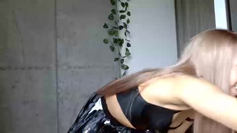 Snapshot of sweetmagic6 chatting on 09/08/25, 08:30 sweetmagic6 online show from 09/08/25, 08:30