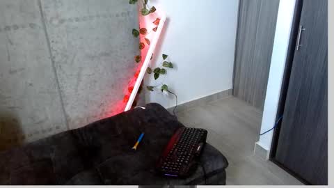 Snapshot of sweetmagic6 chatting on 09/15/25, 07:36 sweetmagic6 online show from 09/15/25, 07:36