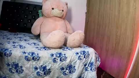 Snapshot of sweetmagic6 chatting on 01/13/26, 11:21 sweetmagic6 online show from 01/13/26, 11:21