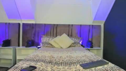 Snapshot of sweetmelodyyy_ chatting on 02/04/26, 11:16 sweetmelodyyy online show from 02/04/26, 11:16