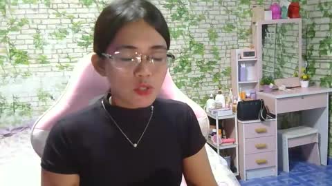 Snapshot of sweetmelyxx chatting on 01/18/26, 10:19 MELY online show from 01/18/26, 10:19