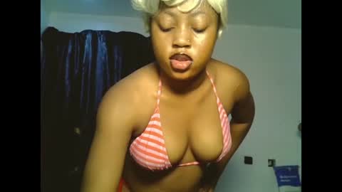 Snapshot of sweetmila9 chatting on 07/19/26, 06:39 sweetmila9 online show from 07/19/26, 06:39