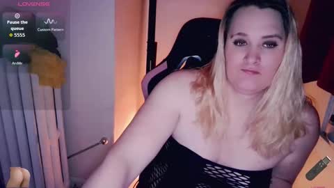 Snapshot of sweetmorgan90 chatting on 05/04/26, 01:23 SweetMorgan online show from 05/04/26, 01:23
