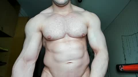 Snapshot of sweetmuscles_boy chatting on 01/23/25, 04:04 Lorenzo online show from 01/23/25, 04:04