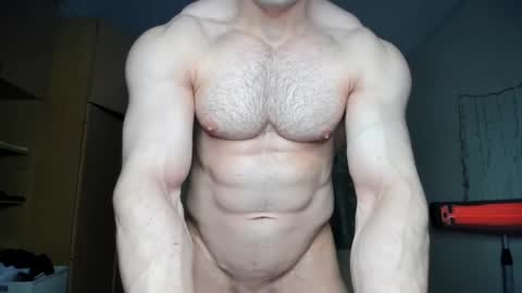 Snapshot of sweetmuscles_boy chatting on 02/07/25, 05:10 Lorenzo online show from 02/07/25, 05:10