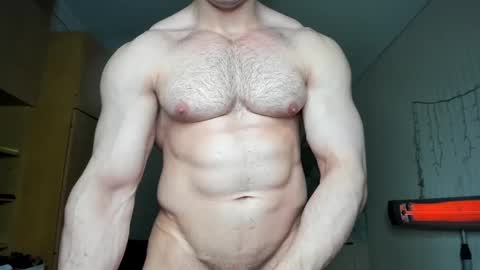Snapshot of sweetmuscles_boy chatting on 02/10/25, 04:36 Lorenzo online show from 02/10/25, 04:36