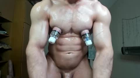 Snapshot of sweetmuscles_boy chatting on 09/25/25, 05:33 Lorenzo online show from 09/25/25, 05:33