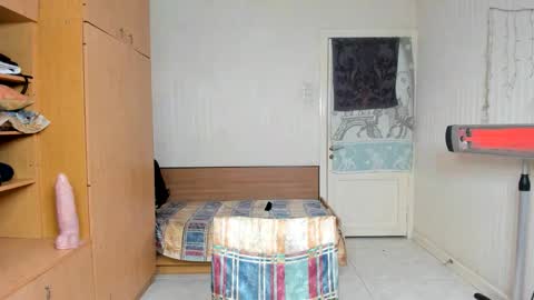 Snapshot of sweetmuscles_boy chatting on 11/06/25, 05:47 Lorenzo online show from 11/06/25, 05:47