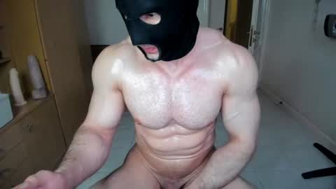 Snapshot of sweetmuscles_boy chatting on 07/20/26, 05:59 Lorenzo online show from 07/20/26, 05:59