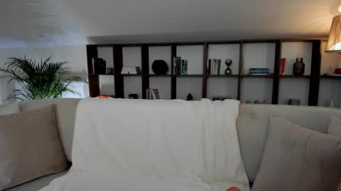 Nicole online show from 10/27/25, 07:23