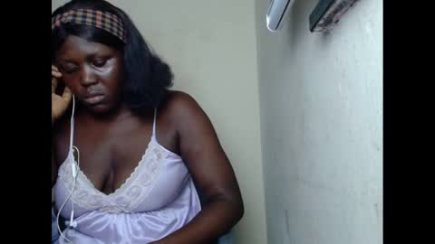 Snapshot of sweetnectarx chatting on 02/17/25, 03:15 sweetnectarx online show from 02/17/25, 03:15