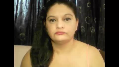 Snapshot of sweetness_angel chatting on 11/29/25, 09:01 Trisha angel online show from 11/29/25, 09:01