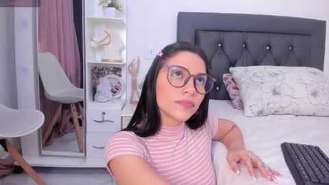 sweetnicky1 online show from 12/04/25, 09:34