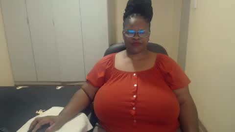 sweetnoziexxx online show from 02/17/25, 05:36