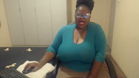 sweetnoziexxx online show from 02/18/25, 06:04