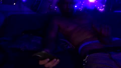 Snapshot of sweetnsexy95 chatting on 12/16/24, 08:41 WeAim2PZzz online show from 12/16/24, 08:41