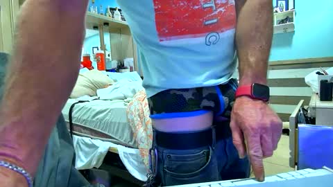 Snapshot of sweetnsexy95 chatting on 02/20/25, 08:36 WeAim2PZzz online show from 02/20/25, 08:36