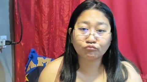 Snapshot of sweetpilipina88 chatting on 03/30/26, 12:44 MIA online show from 03/30/26, 12:44