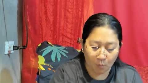 Snapshot of sweetpilipina88 chatting on 04/05/26, 08:33 MIA online show from 04/05/26, 08:33