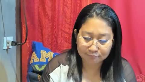 Snapshot of sweetpilipina88 chatting on 04/08/26, 02:00 MIA online show from 04/08/26, 02:00