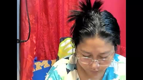 Snapshot of sweetpilipina88 chatting on 04/10/26, 10:42 MIA online show from 04/10/26, 10:42