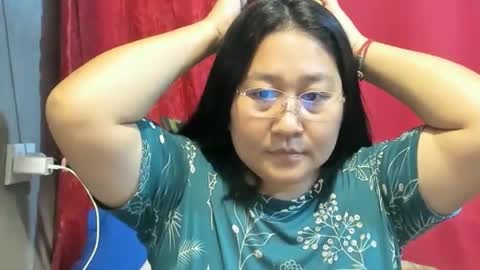 Snapshot of sweetpilipina88 chatting on 04/22/26, 03:09 MIA online show from 04/22/26, 03:09