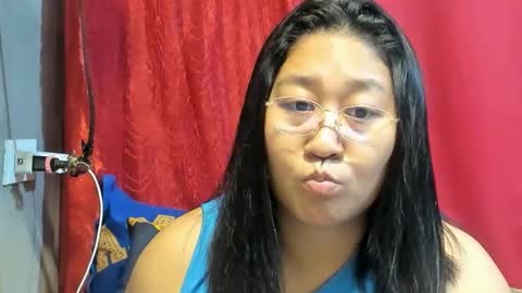 Snapshot of sweetpilipina88 chatting on 04/29/26, 12:16 MIA online show from 04/29/26, 12:16
