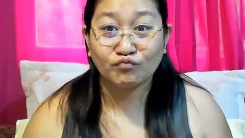 Snapshot of sweetpilipina88 chatting on 07/07/26, 12:24 MIA online show from 07/07/26, 12:24