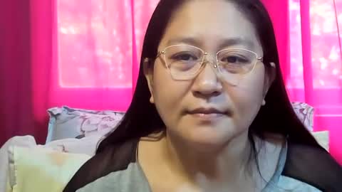 Snapshot of sweetpilipina88 chatting on 07/11/26, 01:41 MIA online show from 07/11/26, 01:41